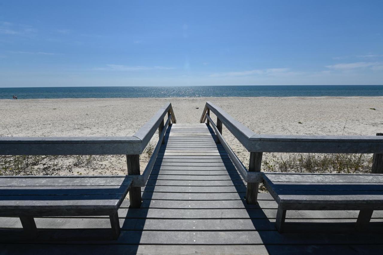 Buccaneer Inn St. George Island Buitenkant foto